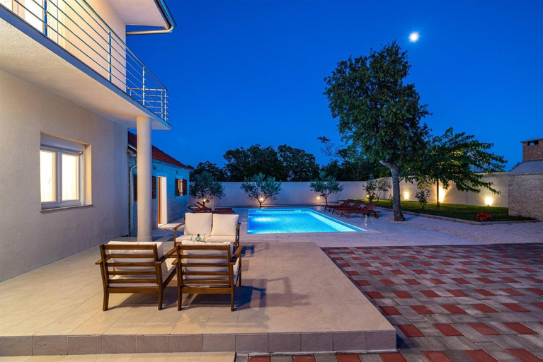 Sport & Beauty 2, Dalmatia Pool Villa Retreat, Stankovci