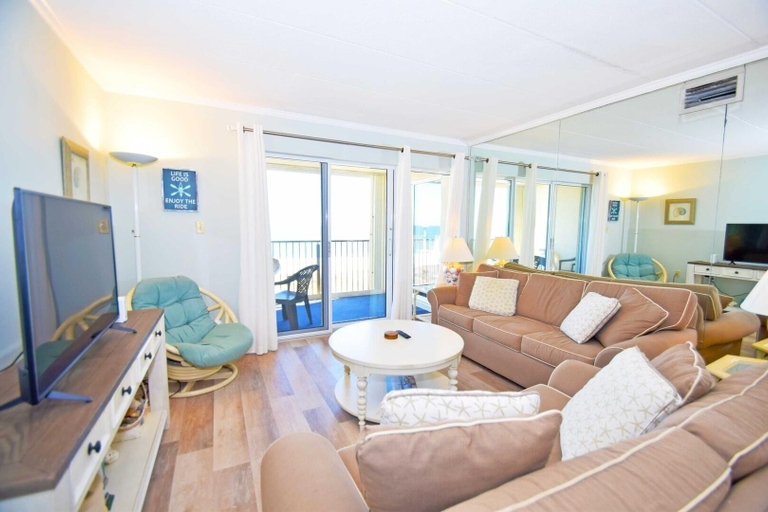 Living area 5, Constellation House 411 2 Bedroom Condo, Worcester