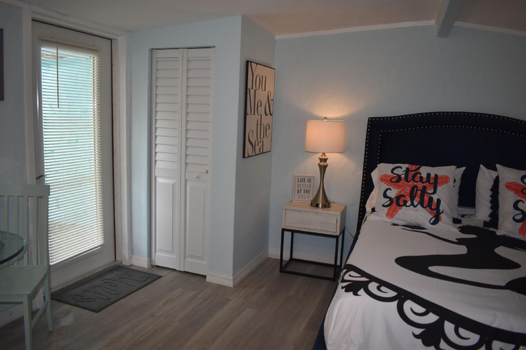 Bedroom 3, Neptune's Grotto Old Florida Adventure Retreat, Hernando