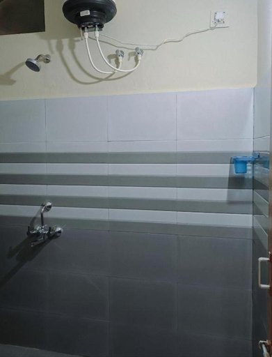 Bathroom 3, Daya Dharmam Residency, Tiruvannamalai