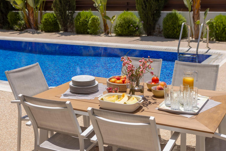 Food & Drinks 4, Ayia Napa Luxury Seaside Villa Ionion H15