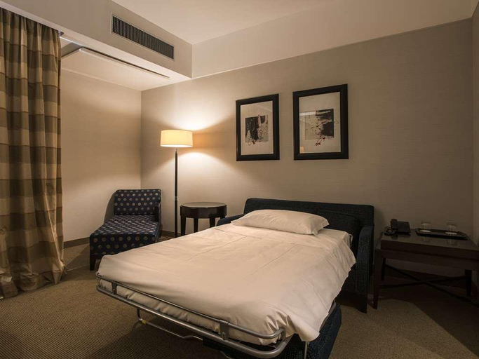 Bedroom 2, FlyOn Hotel & Conference Center, Bologna
