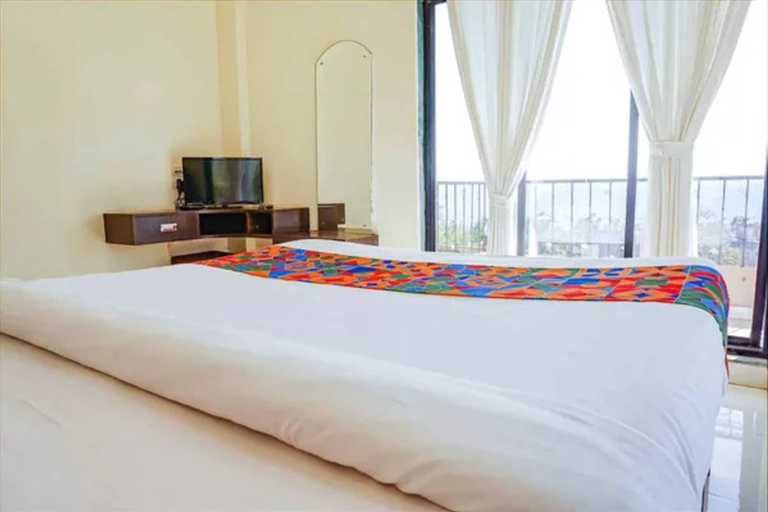 Bedroom 4, FabHotel Chinar Residency, Satara