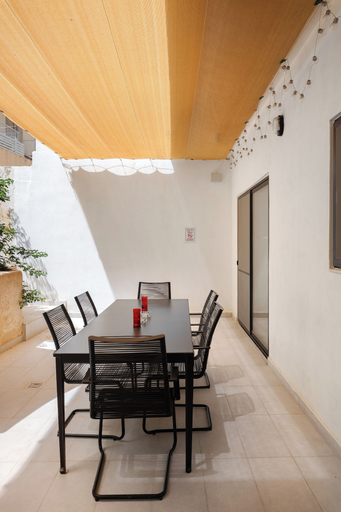 Terrace/patio 5, Large Home with Private Garden