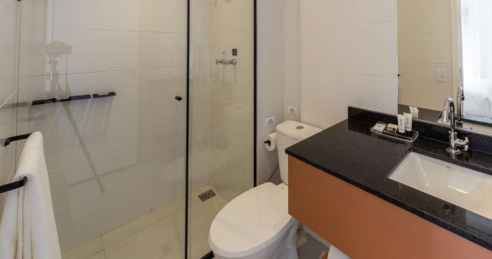 Shower 2, Charlie Wonder Brooklin, São Paulo