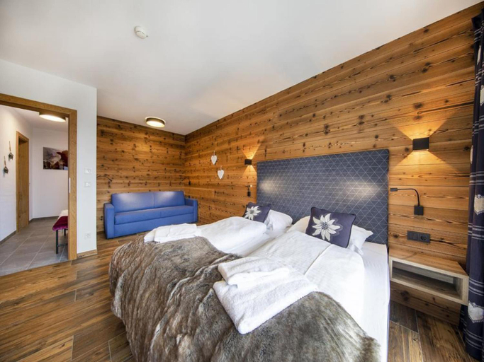 Bedroom 5, Ski-Friendly Chalet in Neukirchen, Zell am See