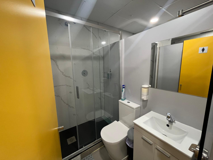 Bathroom 3, DEBOD HOSTEL, Madrid