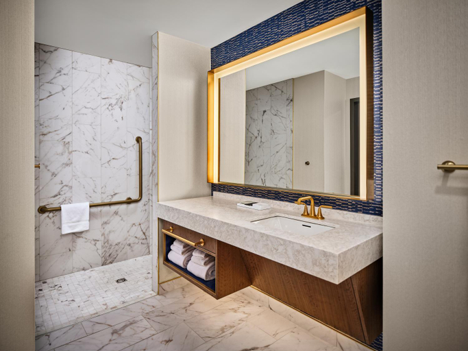 Bathroom 3, Hard Rock Hotel & Casino Ottawa, Ottawa