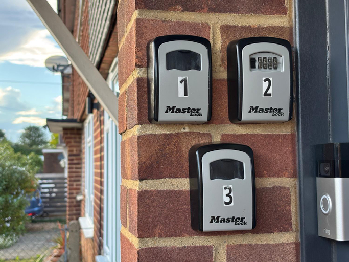 Others 3, Gatwick Studio, Surrey