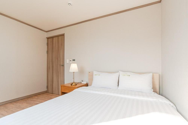 Bedroom 2, Jeju Aewolae Private Pension, Jeju
