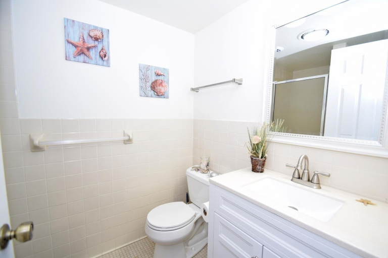 Bathroom 5, Coral Ridge 1 2 Bedroom Condo, Worcester
