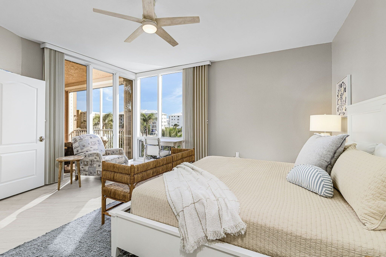 Room 2, Palm Harbor #201 3 Bedroom Condo, Lee