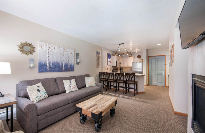 Living area 4, Premium Unit 1108 - One Bedroom - Zephyr Mountain Lodge 1 Condo, Grand
