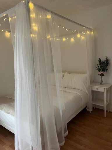 Room 2, The Cotton Mill Hideaway, Tameside