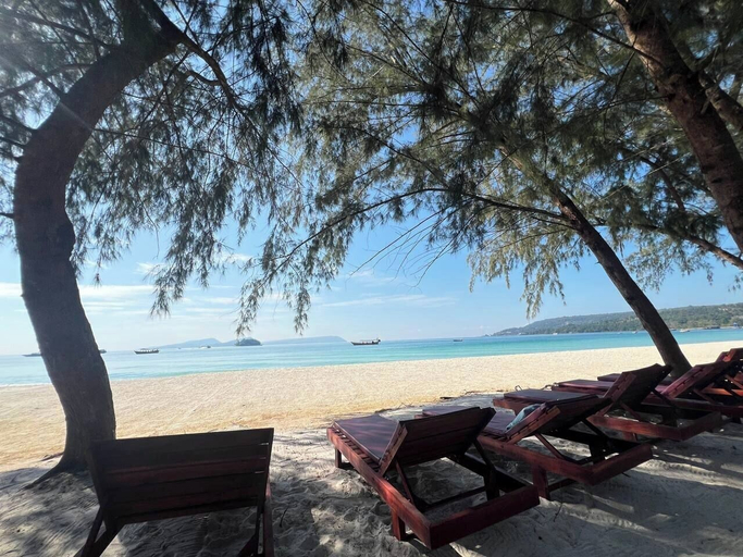 Beach/ocean view 3, Royal C Beach Resort, Sihanoukville