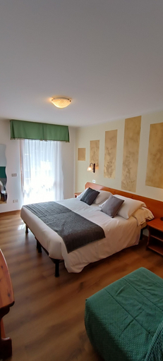 Bedroom 5, Albergo Ristorante Cacciatori, Belluno