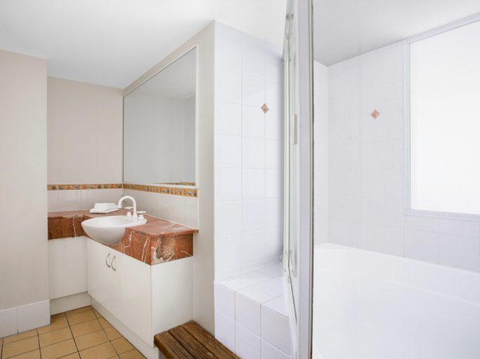 Bathroom 5, BreakFree Grand Pacific Caloundra, Caloundra - Caloundra S.