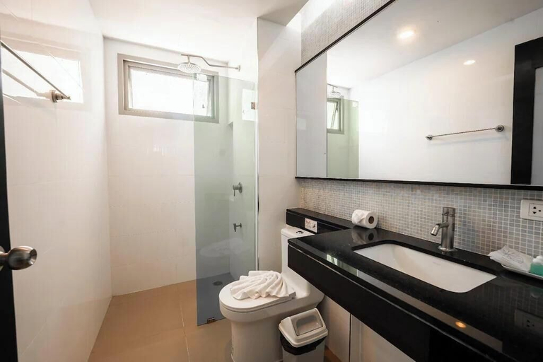 Bathroom 2, Yenna Apartment, Phuket Island