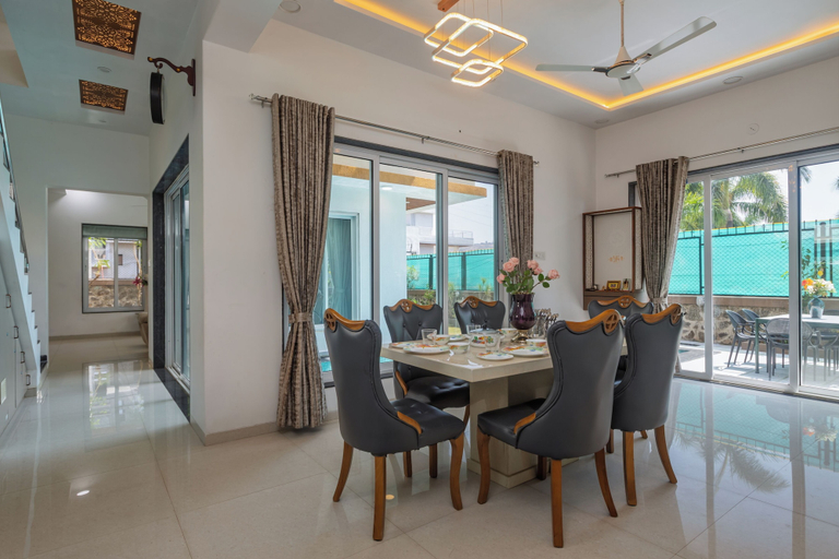 Dining room 5, Retro Visawa, Pune