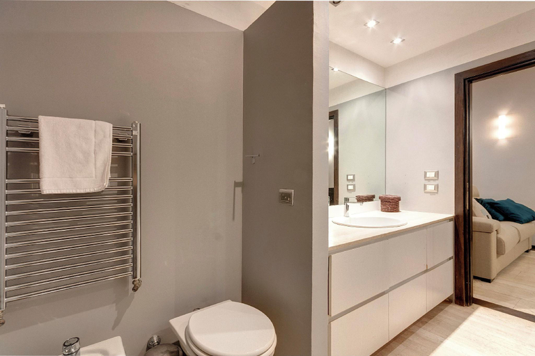 Bathroom 3, Calzaiuoli Apartments by Mamo Florence, Florence