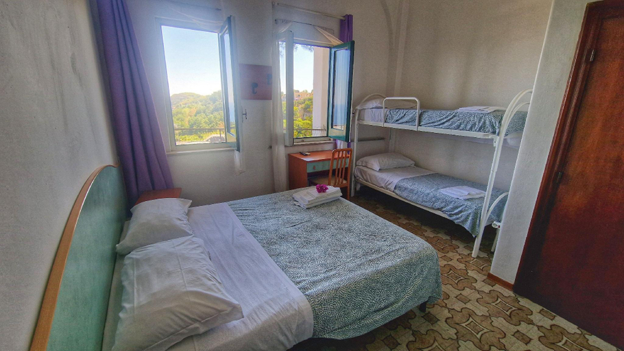 Bedroom 2, Hotel Bellavista, Napoli