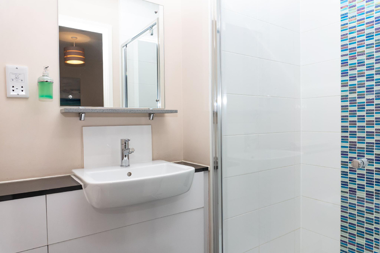 Bathroom 3, Magna House, Surrey