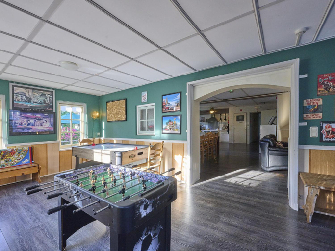 Food & Drinks 4, Group Home in Giethoorn with Waterside Terrace, Steenwijkerland