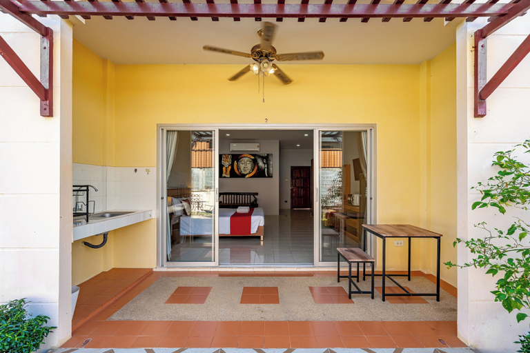 Private kitchenette, Chernin Apartment Suites, Rawai, Phuket Island