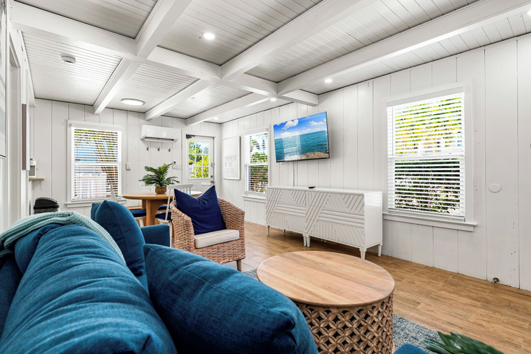 Living area 3, A Charming Beach Cottage, Sarasota