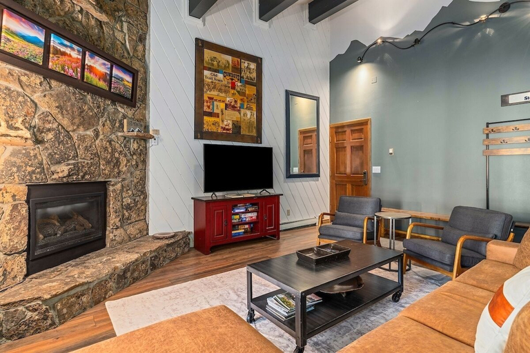 Living area 4, Phoenix 208 4 Bedroom Townhouse by RedAwning, Routt