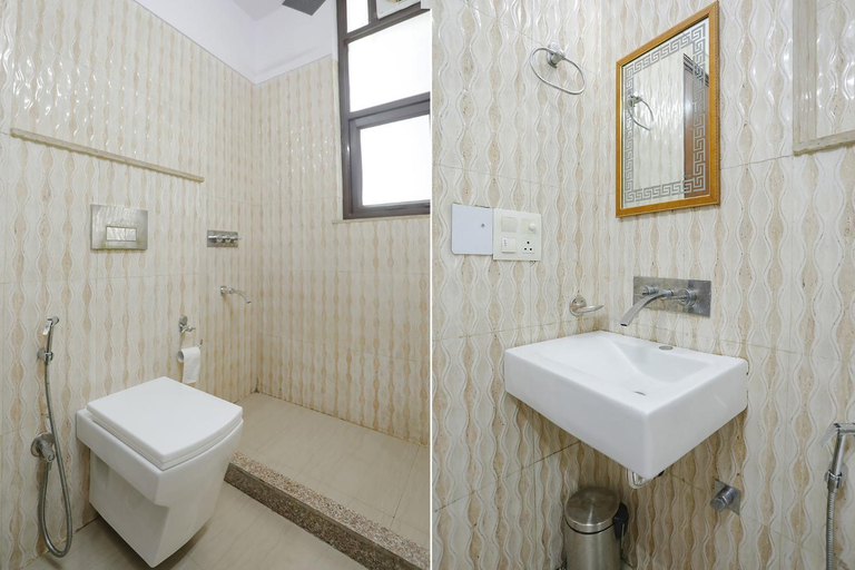 Bathroom 4, Spark Inn, Gurgaon