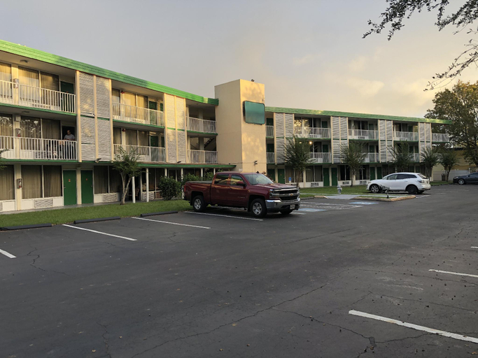 Exterior view 1, Green Palms Extended Stay, Osceola