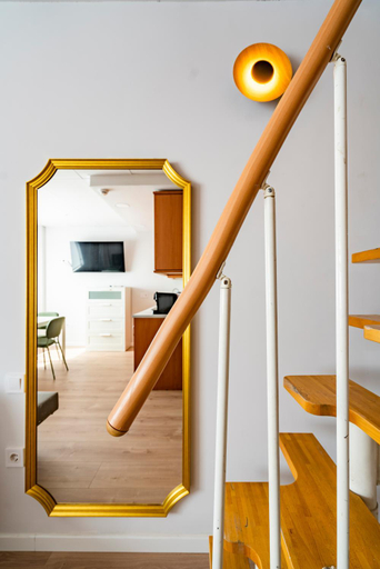 Others 5, Apartamentos Noviembre, Madrid