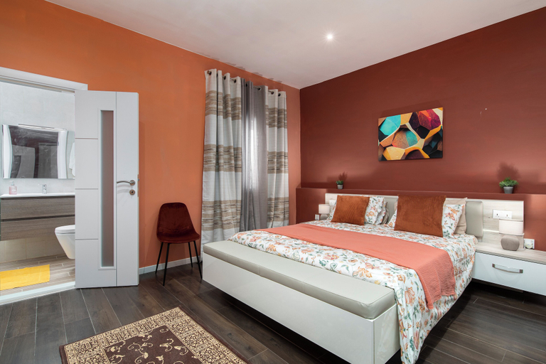 Room 5, Luxury 3BR APT with Terrace & Views