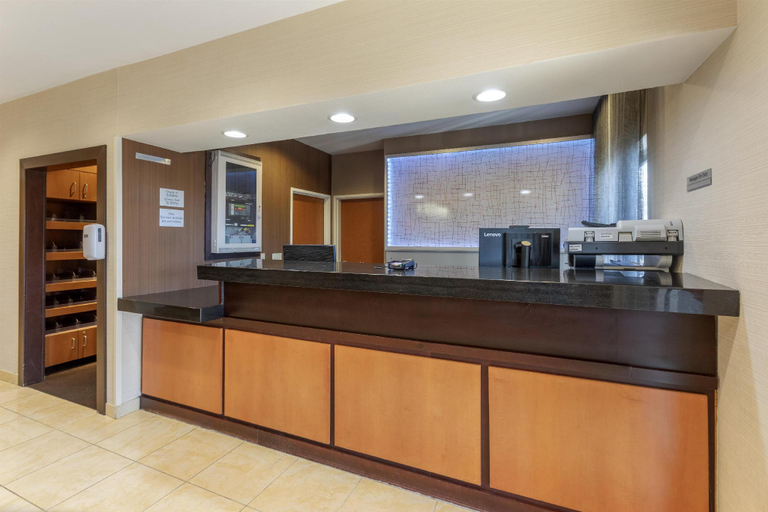 Food & Drinks 5, SureStay by Best Western Mount Pleasant Racine, Racine
