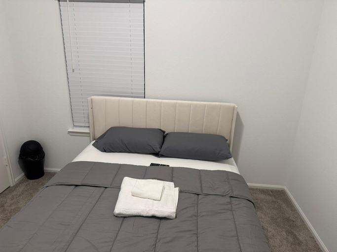 Room 3, Comfy gem, Fort Bend