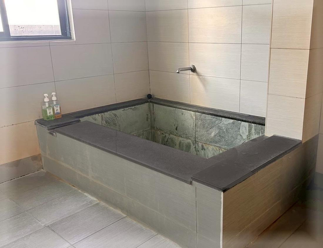 Bathroom 5, Onsen Mountain Hotel, Yilan