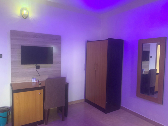 Room 2, Comfort Kul Suites, IkaSouth