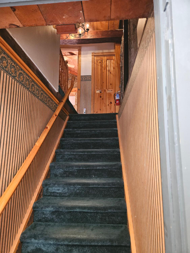 Others 5, Noble Suites, Leeds and Grenville