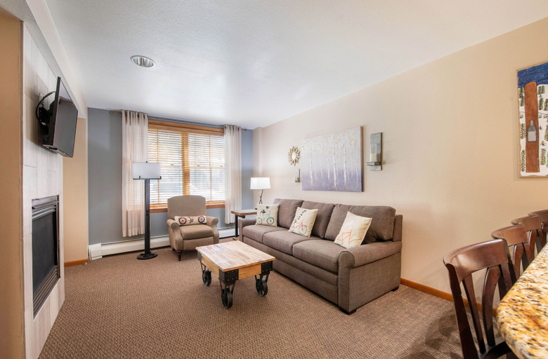 Living area 3, Premium Unit 1108 - One Bedroom - Zephyr Mountain Lodge 1 Condo, Grand