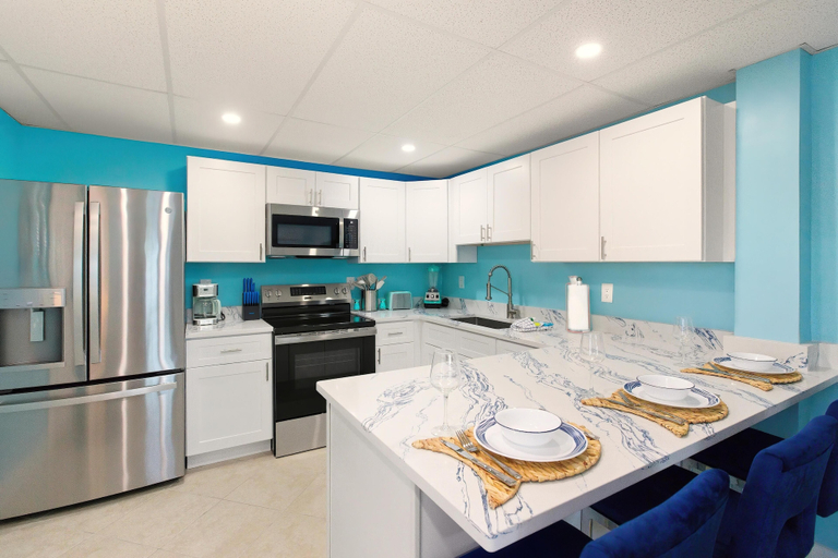 Primary image, Coral Suite, Lee