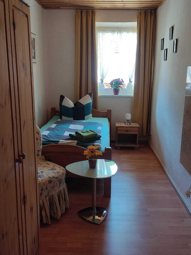 Room 2, Müllers Monteurunterkunft Gangkofen, Rottal-Inn