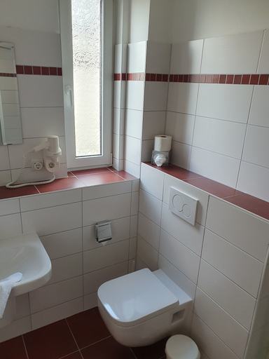 Bathroom 3, Hotel Flora, Goslar