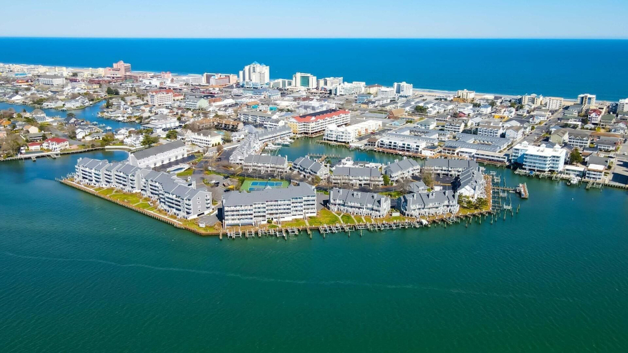 Aerial view 3, Harbour Island 103l 2 Bedroom Condo, Worcester