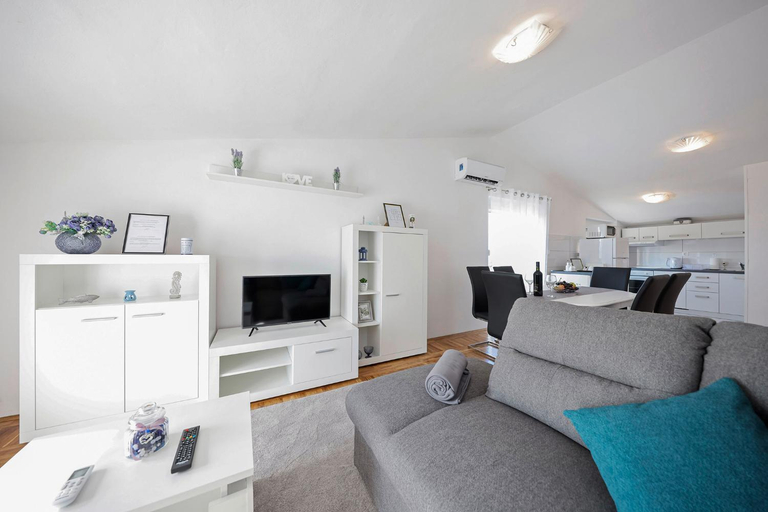 Others 2, Infinity Appartements in Vodice - Nord-Dalmatien, Vodice