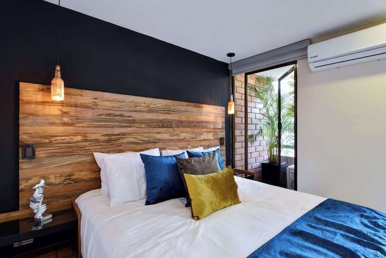 Room 5, Ayamonte 404, Medellín