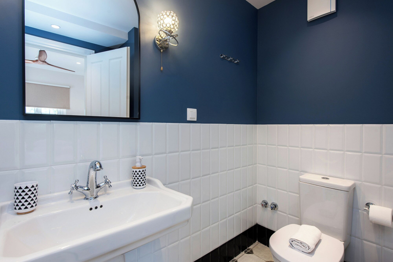Bathroom 5, Nancy Suites, Ionian Islands
