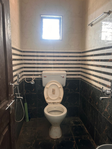 Bathroom 3, Hotel Sarnobat Eagle Nest, Pune
