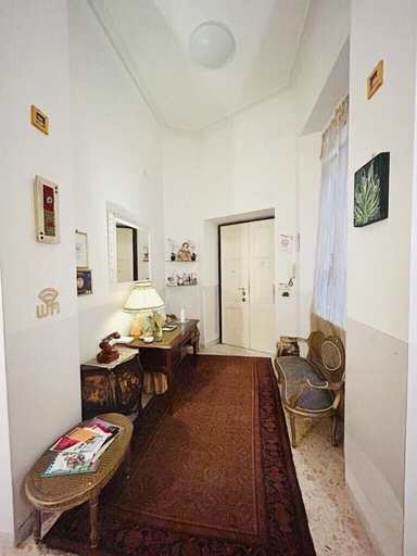 Reception, Ch Colosseum home, Rome