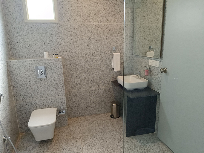 Bathroom 5, Shree Ji Mahal Hotel, Udaipur
